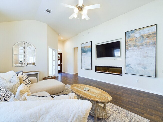 Building Photo - 15427 Crathie Bend Dr