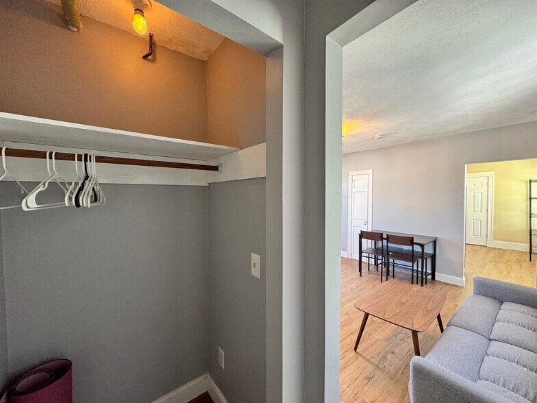 Building Photo - 51 Beacon St