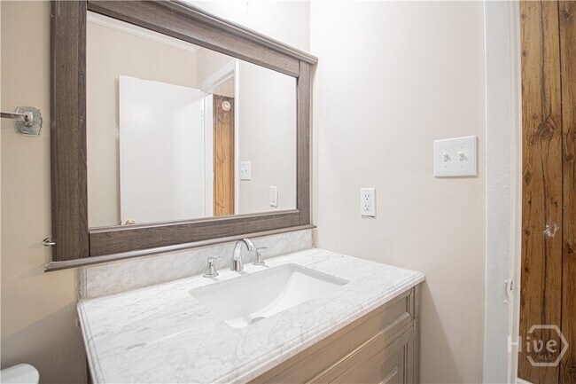 Building Photo - 7116 Skidaway Rd