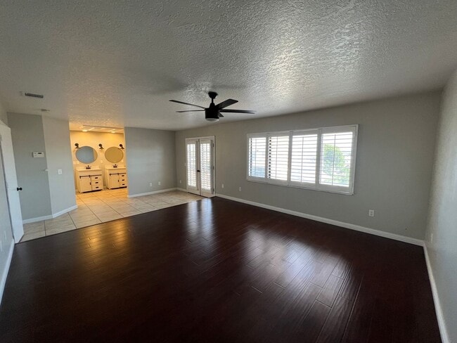 Building Photo - Spring Valley Lake Home