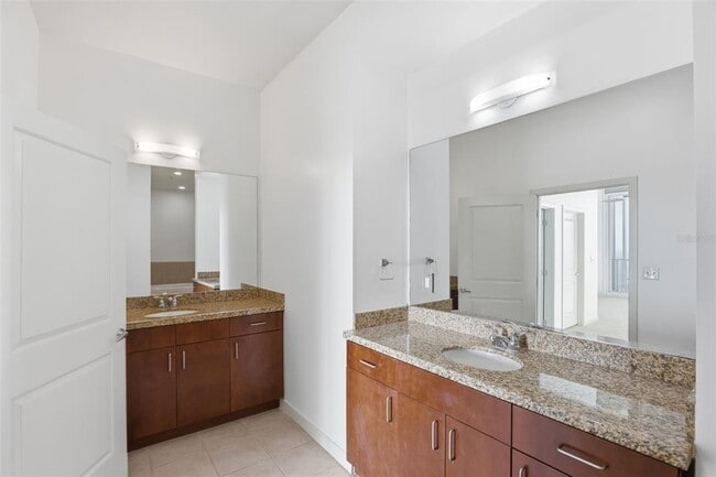 Building Photo - 155 S Court Ave