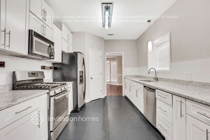Building Photo - 1521 Green Oak Cir NW