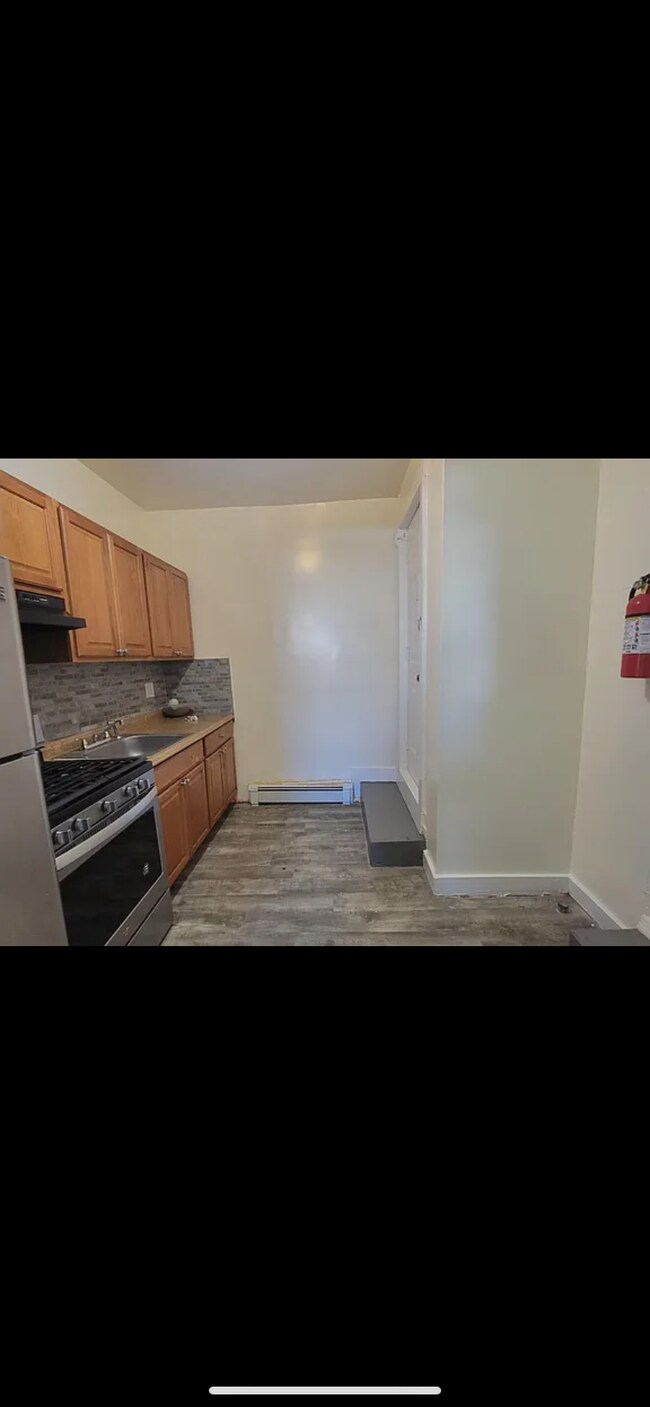 Building Photo - 1123 Grove St