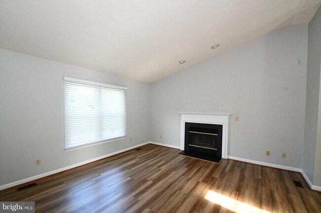 Building Photo - 11 Jody Ct