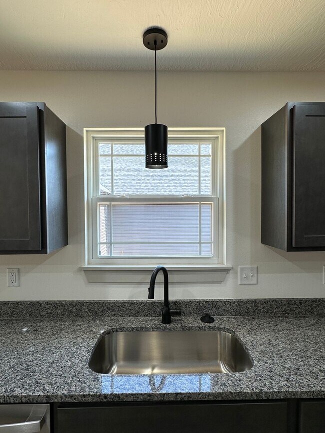 Building Photo - NEW 5 Bed 3 Bath w/ Walk Out Basement Waynesville School District