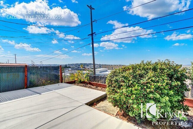 Building Photo - 949 N Camino Alto