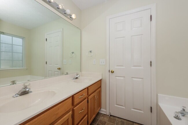 Building Photo - 639 Belinda Pkwy