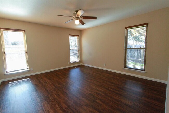 Building Photo - 10705 Doering Ln