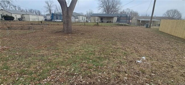 Building Photo - 3305 Chippewa Ln