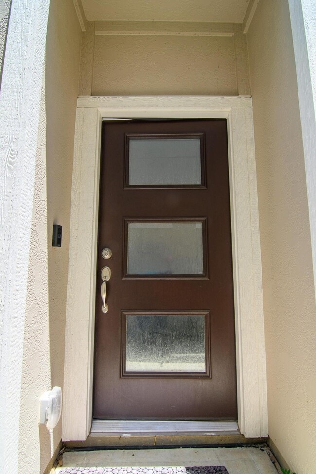 Building Photo - 5511 Cuerta St