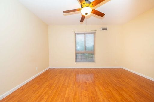 Building Photo - Two Weeks FREE Chula Vista Townhome 2 Bed 1 Bath with assigned parking, Refreshed w/prime amenities.