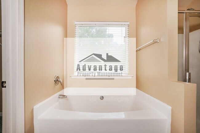 Building Photo - 133 Centerra Springs Dr