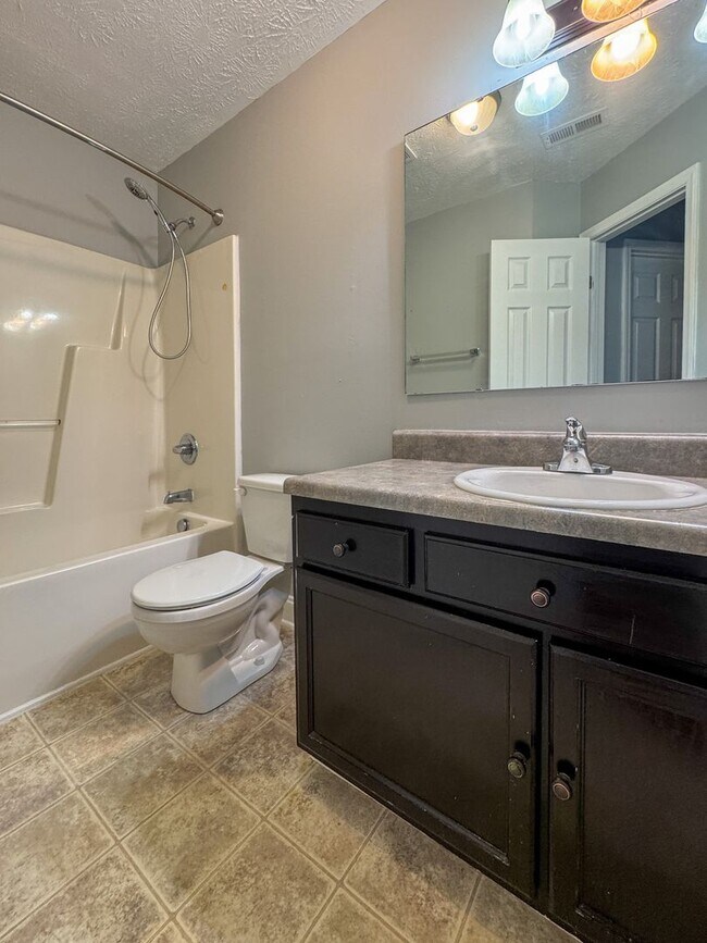 Building Photo - 584 S Buckeye Dr