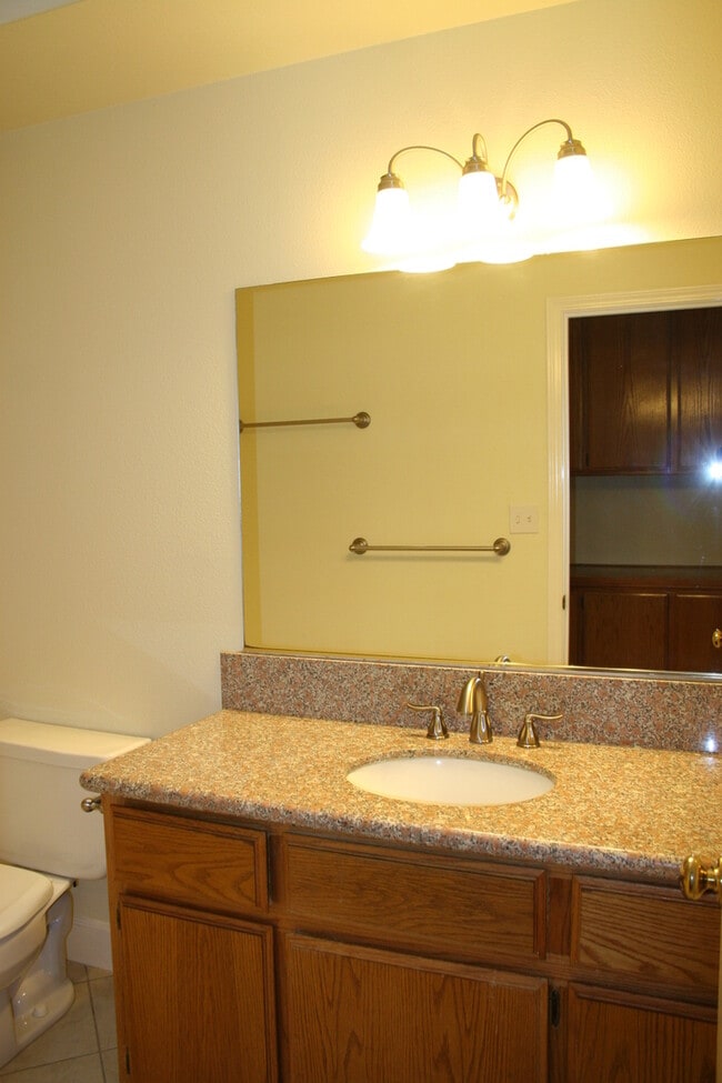 Building Photo - 10317 Walnut Creek Ct