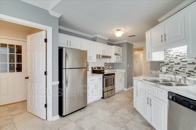 Building Photo - 141 Summerfield Cir