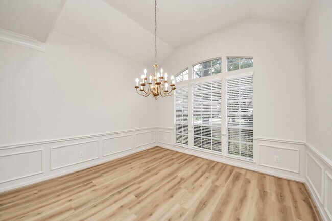 Building Photo - 4418 Bermuda Dr