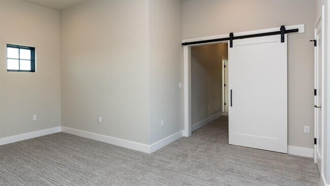 Building Photo - 15700 Grumbles Ln