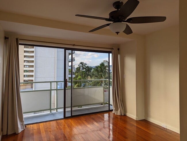 Building Photo - Rosalei 1 bedroom 1 bath with 1 parking stall
