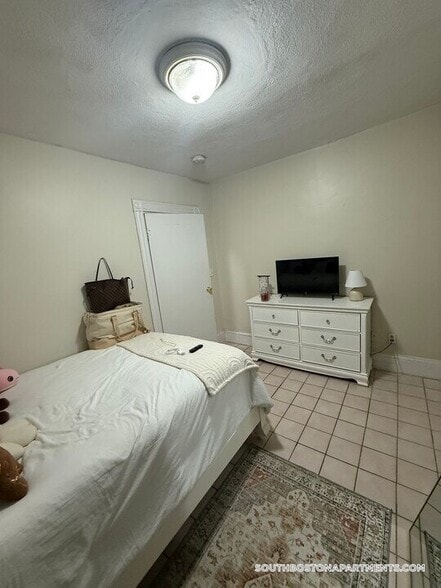 Building Photo - 190 L St