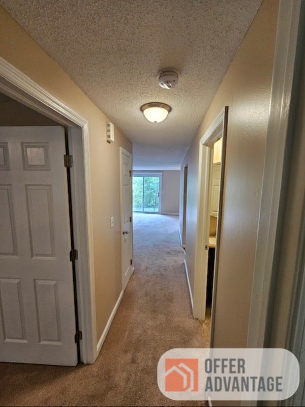 Building Photo - 137 Creekside Dr