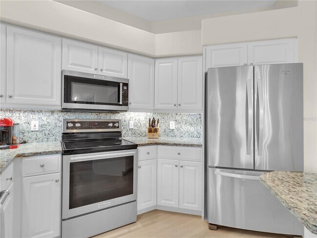 Building Photo - 8870 Huntington Pointe Dr