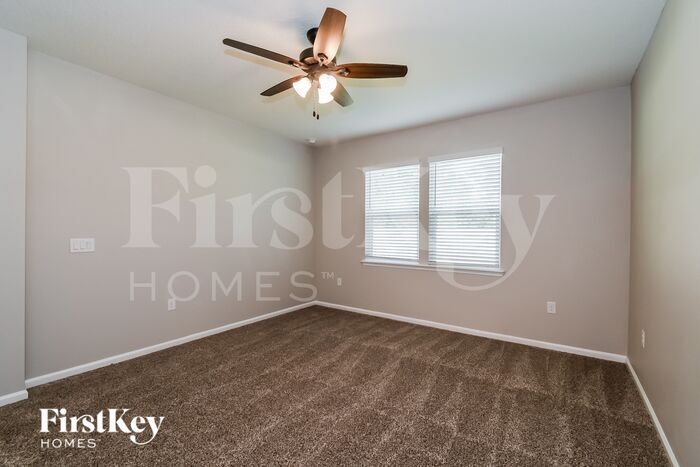 Building Photo - 205 Orient Dr