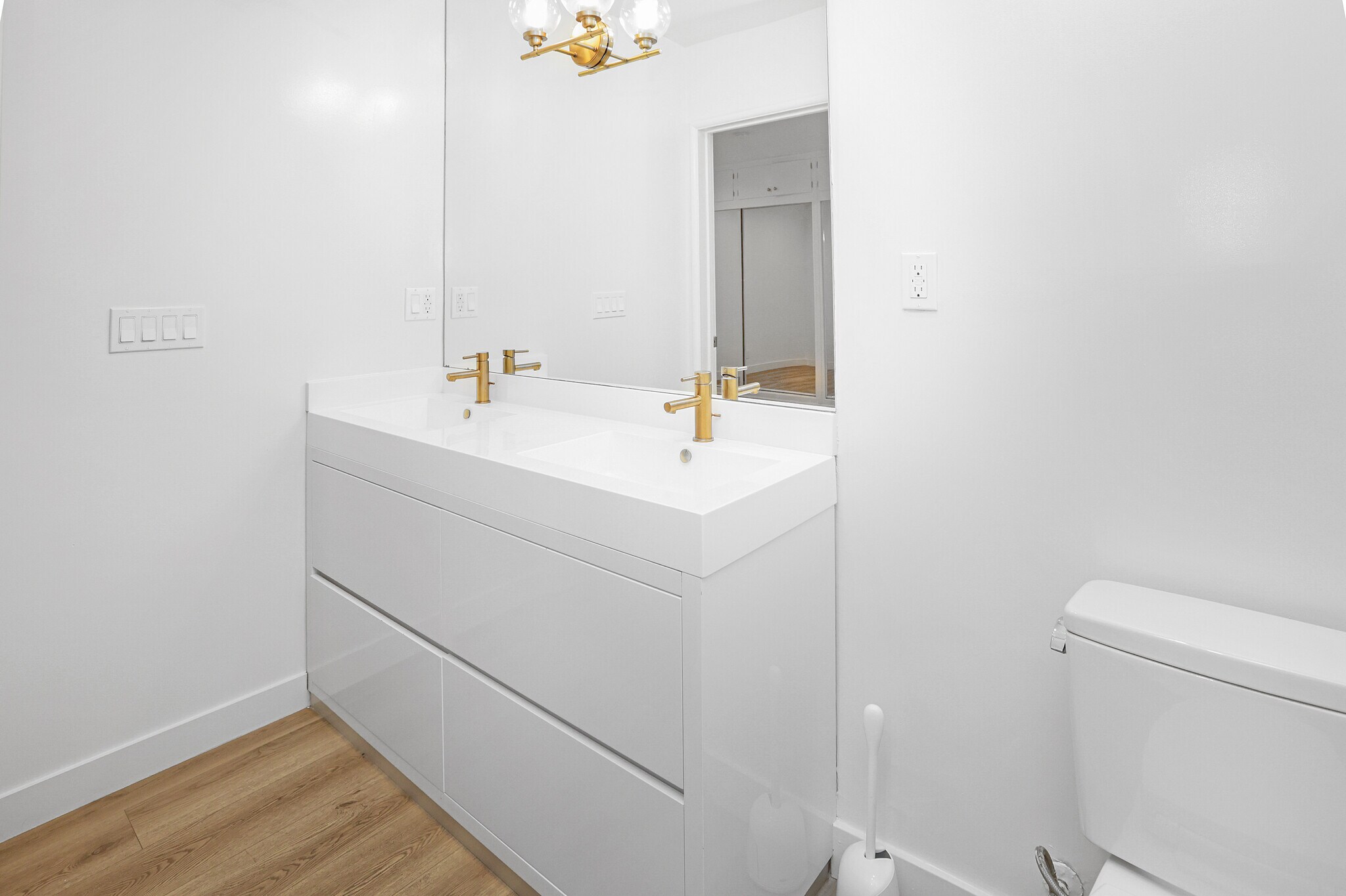 Building Photo - 951 N Curson Ave