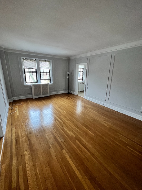 Building Photo - 620-622 Pelhamdale Ave