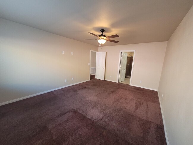 Building Photo - 6386 Tomahawk Mill Ct