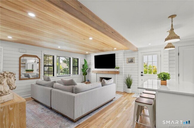 Building Photo - 22 Oldfield Dr
