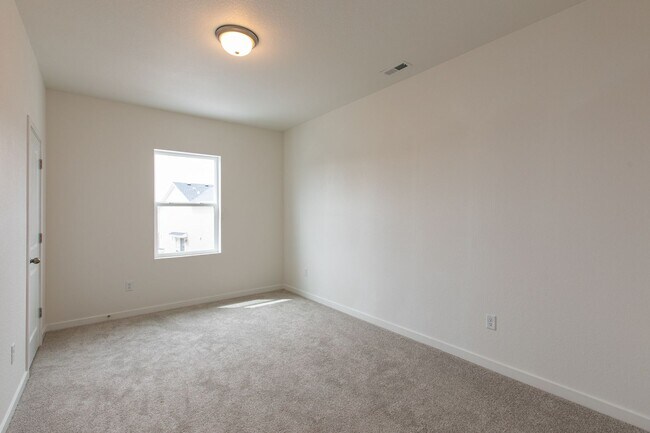 Building Photo - Stunning 4BD/3BA Home in Wolf Ranch – Mode...