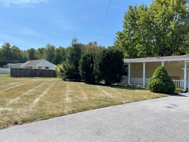 Building Photo - 3 bedroom home Fayetville PA!