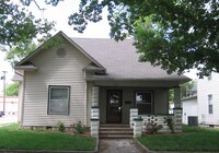 Building Photo - Charming 2br with original wood work & 6 f...