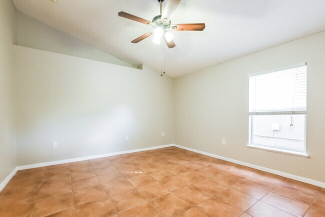 Building Photo - 3525 Stonefield Dr