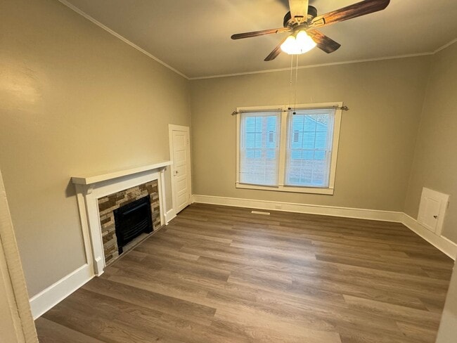 Building Photo - Fully remodeled, 2 bed 1 bath house, Walk to downtown Kannapolis!