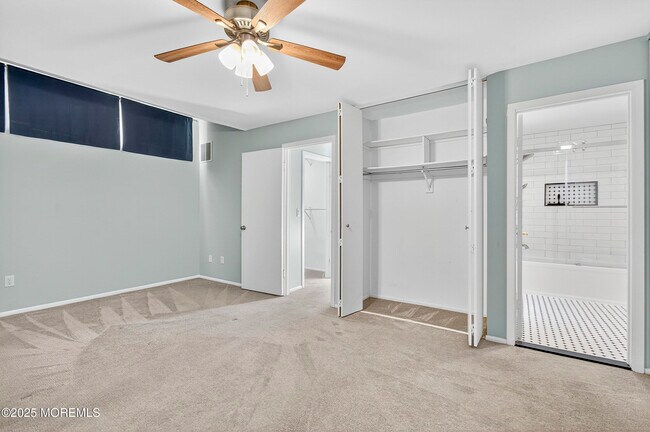 Building Photo - 14 Carol Ct