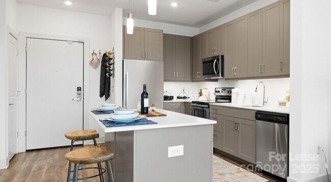 Building Photo - 145 New Bern St