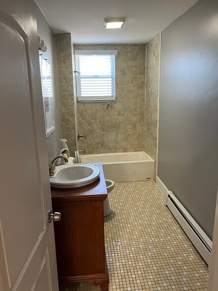 Building Photo - 498 Washington Ave