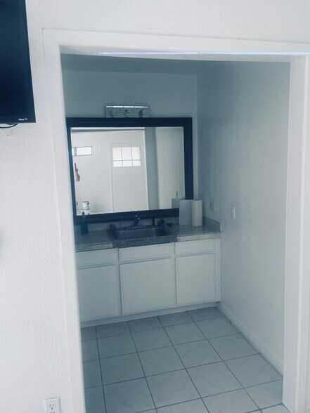 Building Photo - 321 Greenwood Pl