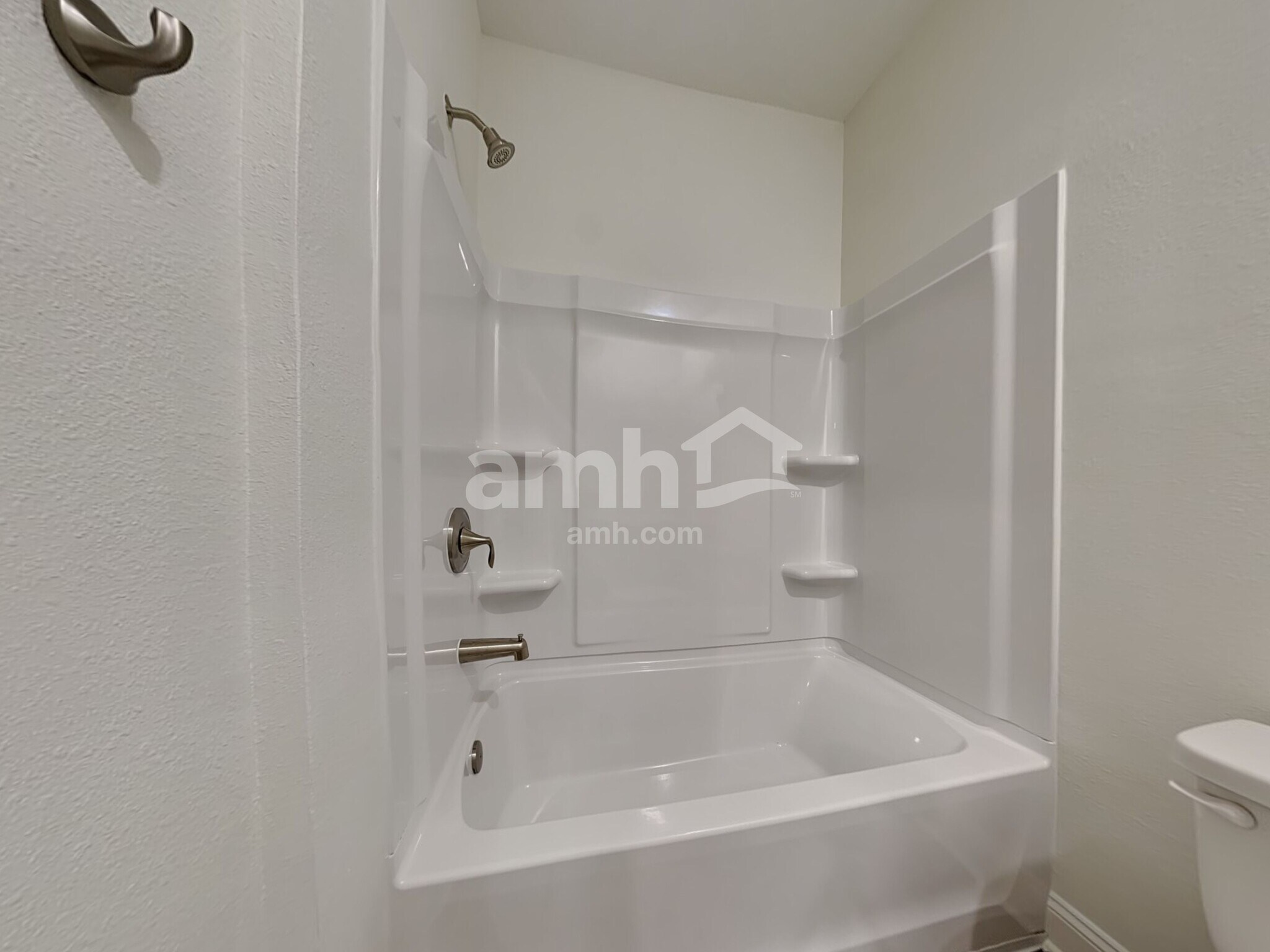 Building Photo - 11638 Hillside Dr