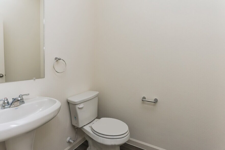 Building Photo - 1832 Pueblo St