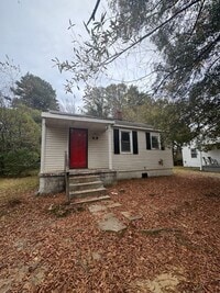 Building Photo - 2 bedroom, 1 bath coming available