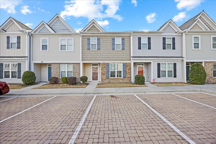 Primary Photo - 8860 Commons Townes Dr