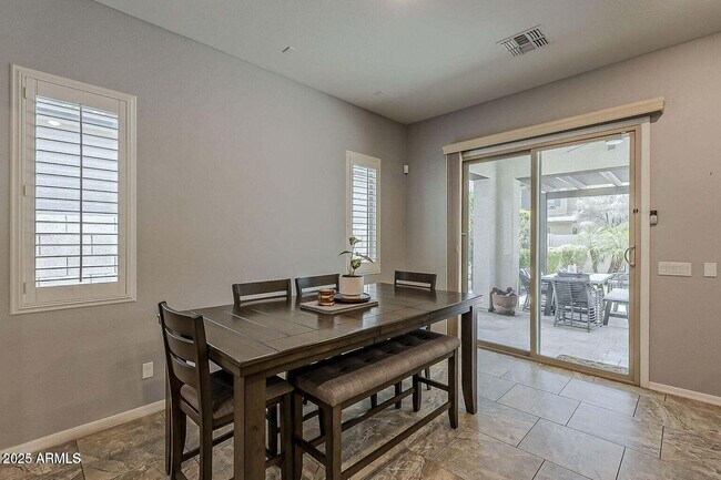 Building Photo - 4135 E Grand Canyon Dr