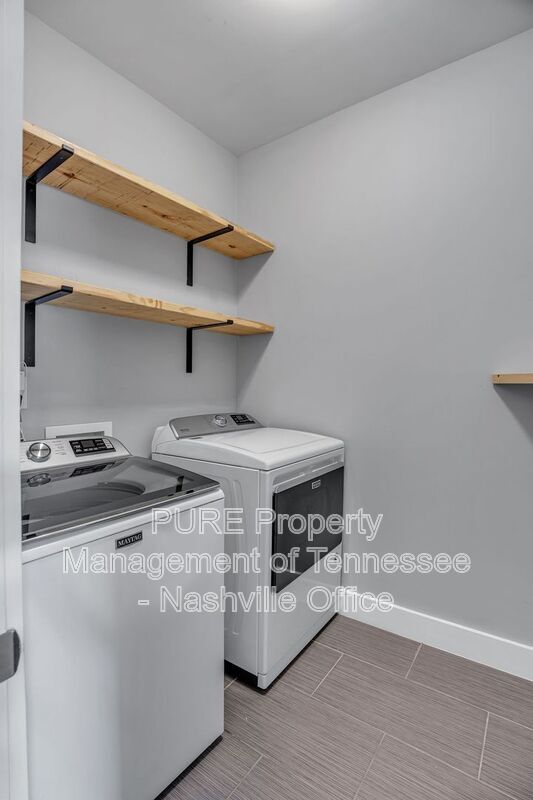 Building Photo - 3212A Lincoln Ave