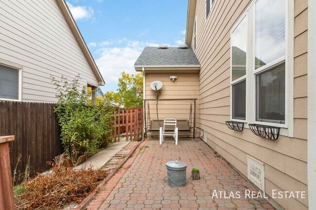 Building Photo - 15452 E 7th Ave