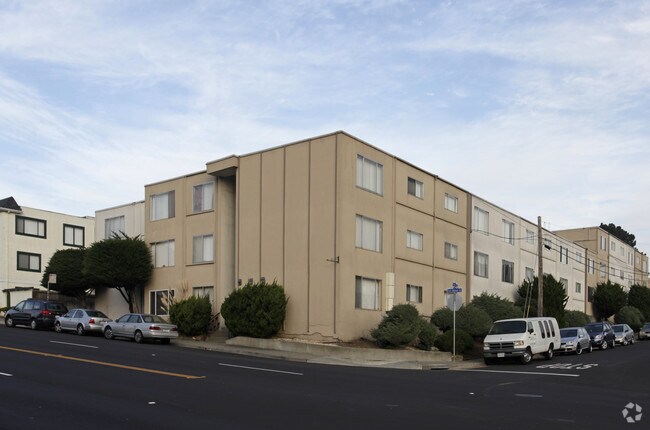 Primary Photo - 245 E Market St