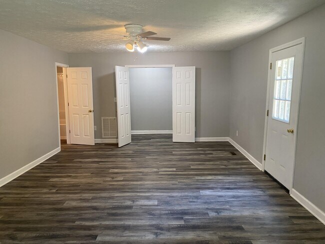 Building Photo - 509 Reid Ave