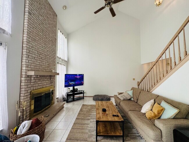 Building Photo - 2164 Seaver Ln