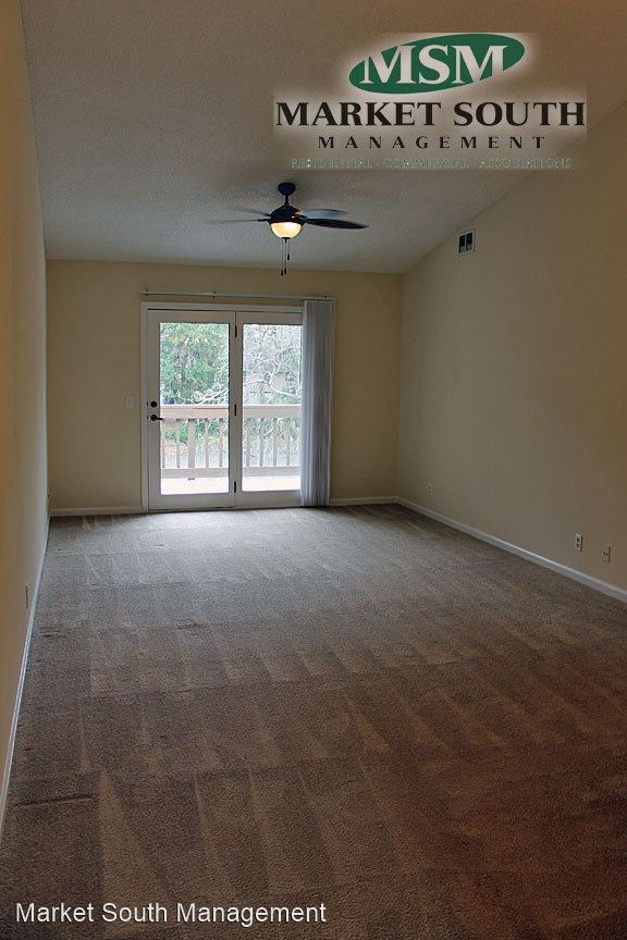Building Photo - 70 Bull River Bluff Dr